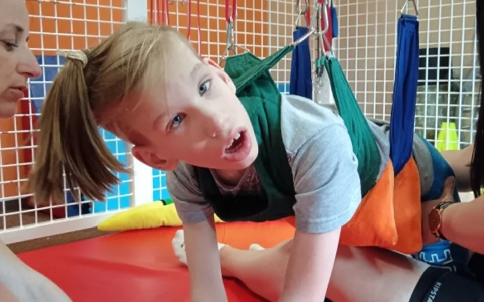 Honzík zázrakem přežil syndrom náhlého úmrtí, pořád se ale potýká s následky