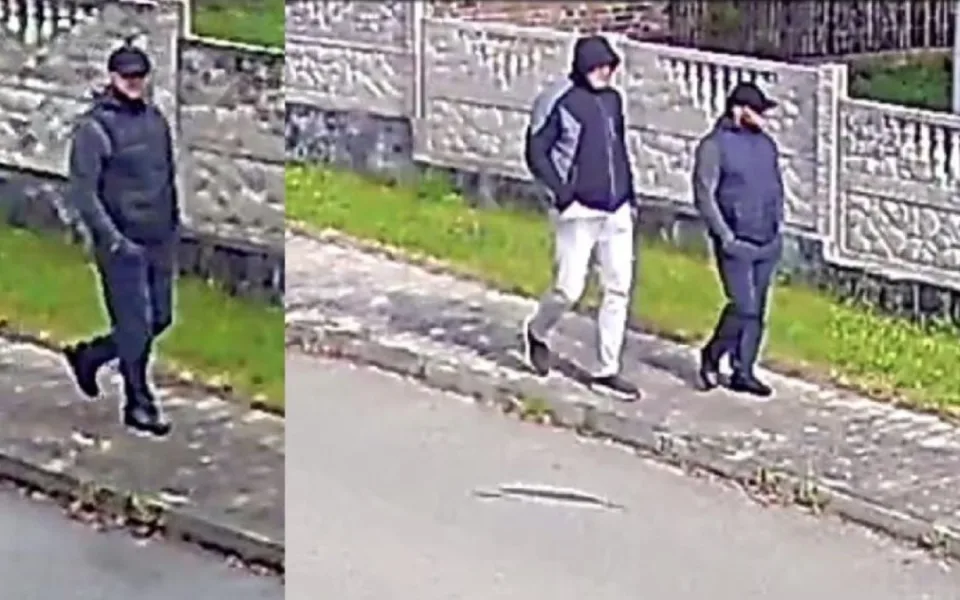 Pachatelé ukradli z domu cenné šperky. Policie teď hledá dva neznámé muže