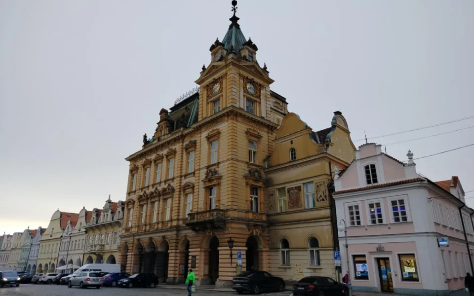 Začala oprava historické domažlické radnice za desítky milionů korun