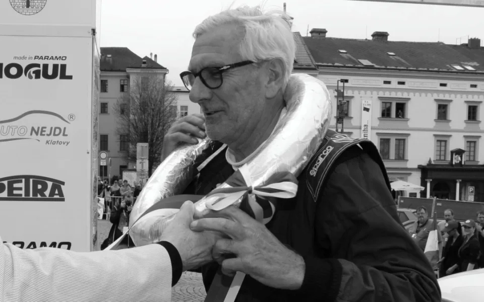 Zemřel V. C. Jensen, slavný závodník a rallye šampion, poslední závod jel na Klatovsku