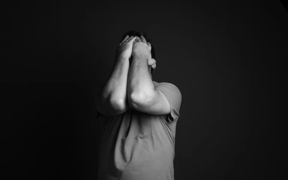 Na tísňové lince přibývá telefonátů nešťastných lidí, kteří chtějí skoncovat se životem