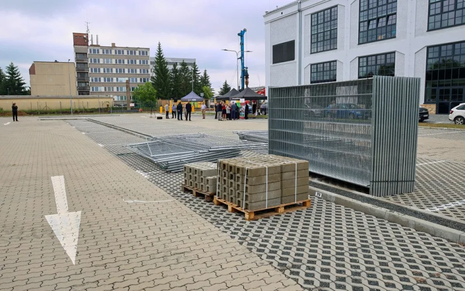 Na místě bývalého pivovaru Světovar startuje stavba dalších 34 městských bytů