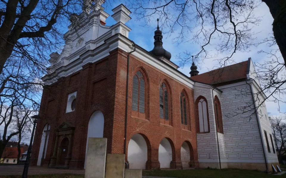 Obnova pláště kostela v Kralovicích získala památkovou cenu Plzeňského kraje