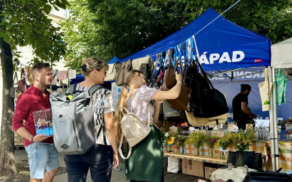 Dobročinný bazar nepotřebných kabelek pomůže lidem s handicapem