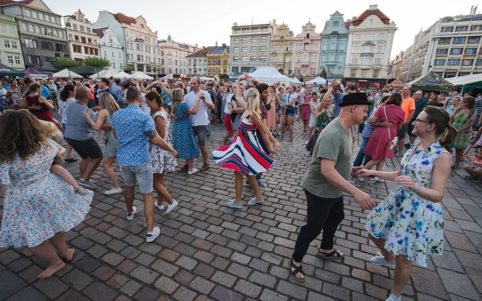 Západočeská metropole ožije hudbou. Na osmi scénách se představí přes 150 účinkujících