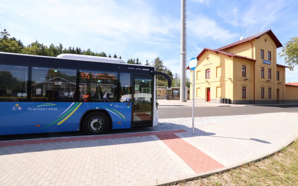 Ukázkový přestupní terminál za 25 milionů má malá obec na Klatovsku