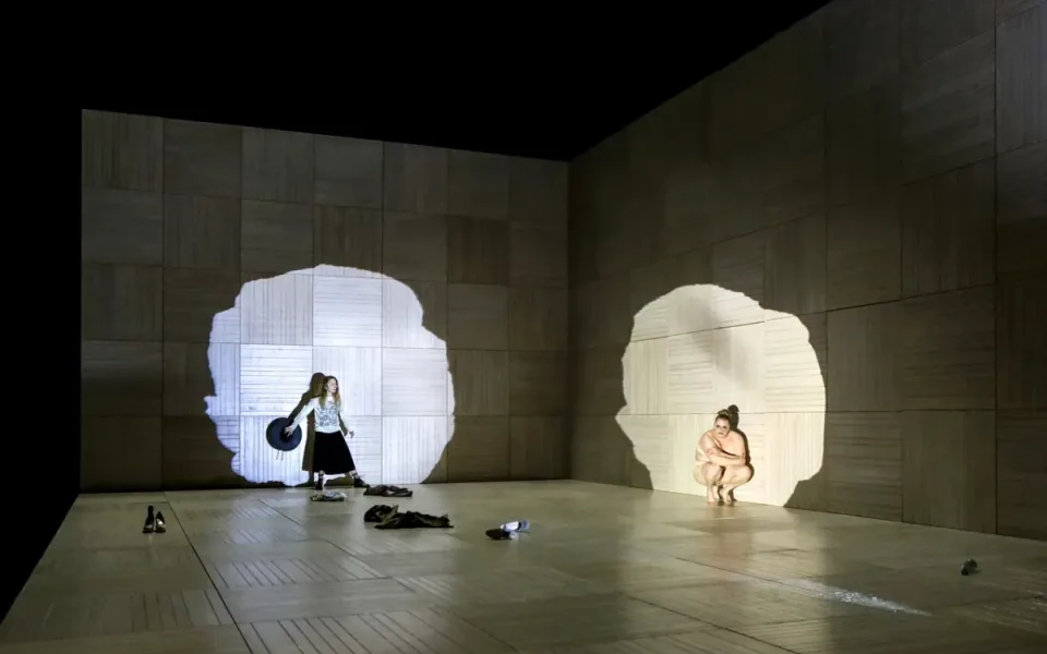 Soubor Berliner Ensemble přiveze do Plzně méně známou inscenaci Svatá Johanka z jatek.