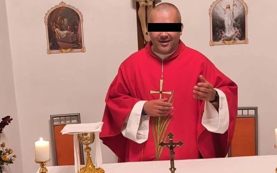 Tuto fotografii měl falešný profil na sociálních sítích, teď už je promazaný