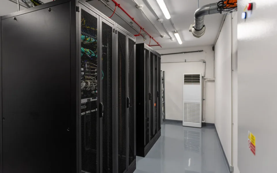 Klatovská nemocnice má novou serverovnu. Uchovává v bezpečí data pacientů