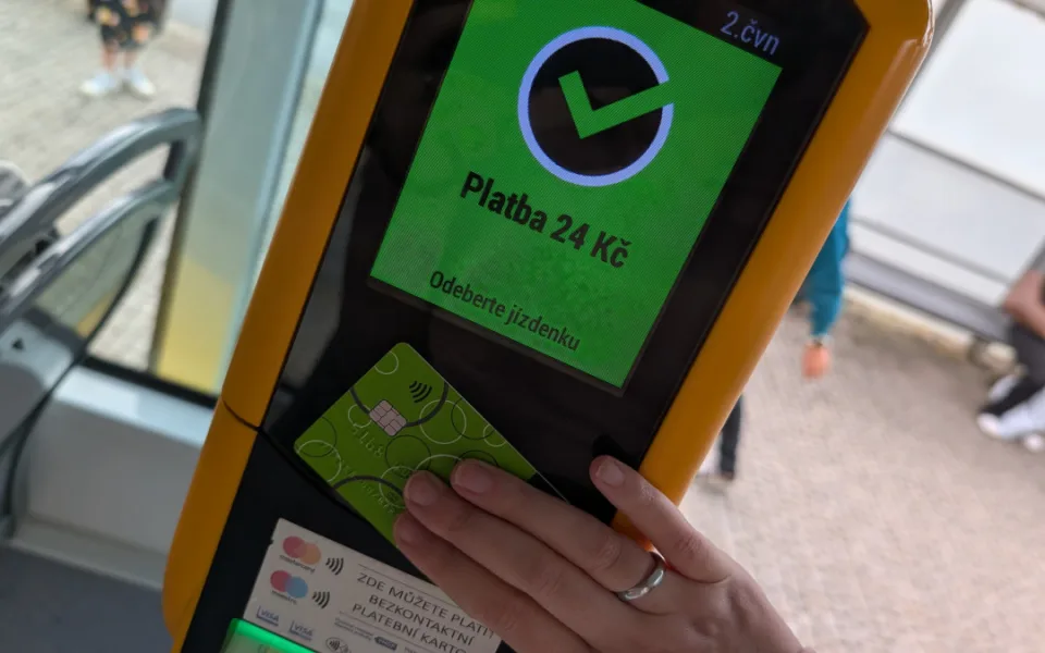 Ceny jízdného v MHD se v Plzni od ledna 2026 nezdraží. Zůstanou stejné jako letos