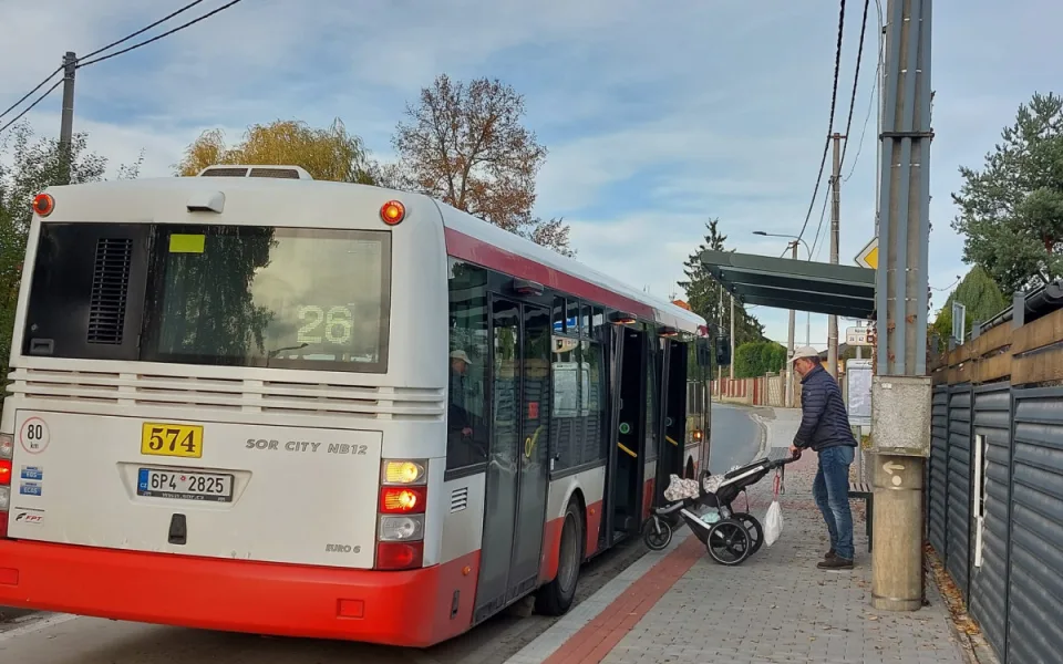Lhota se dočkala nové kanalizace, osvětlení i zastávky MHD za 34 milionů