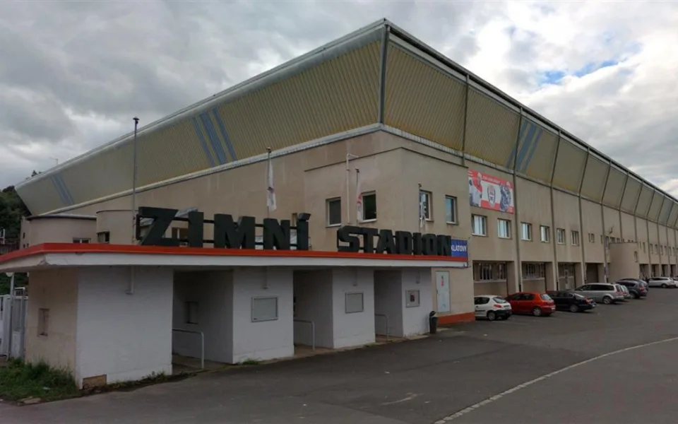 Hasiči několikrát vyjížděli k zimáků kvůli čpavku. Nikdo nás nevaroval, stěžují si místní