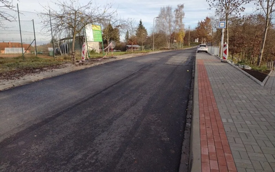 Na cestu do Hradiště se vrátil provoz, práce byly náročné kvůli prudkému svahu
