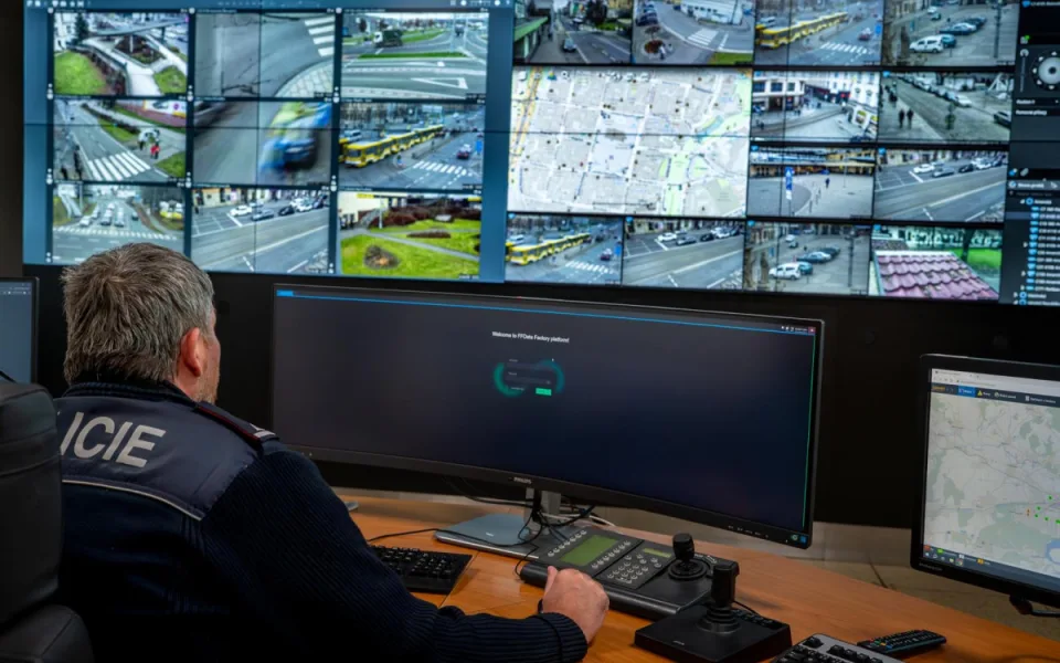 Nový dispečink s využitím umělé inteligence pomůže policistům rychleji reagovat