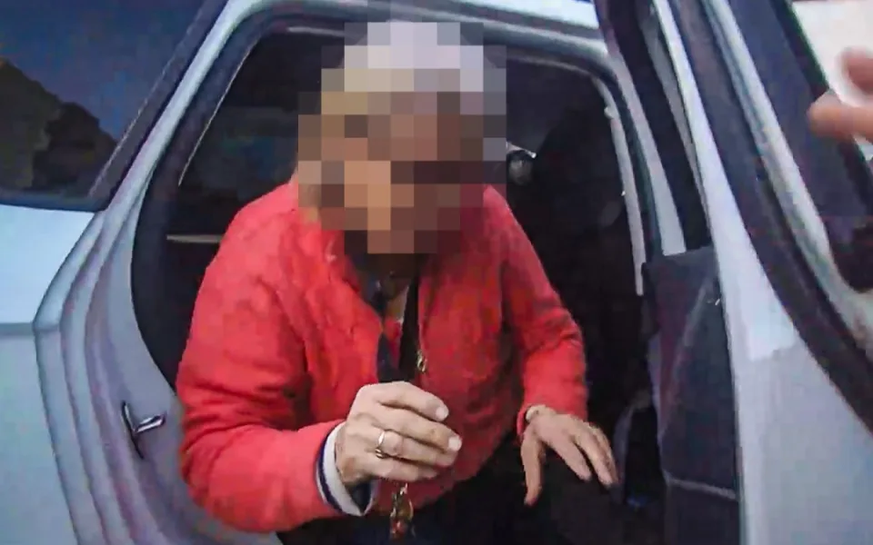 Unavená seniorka sedla na špatný trolejbus, rázem se dostala do pátrání