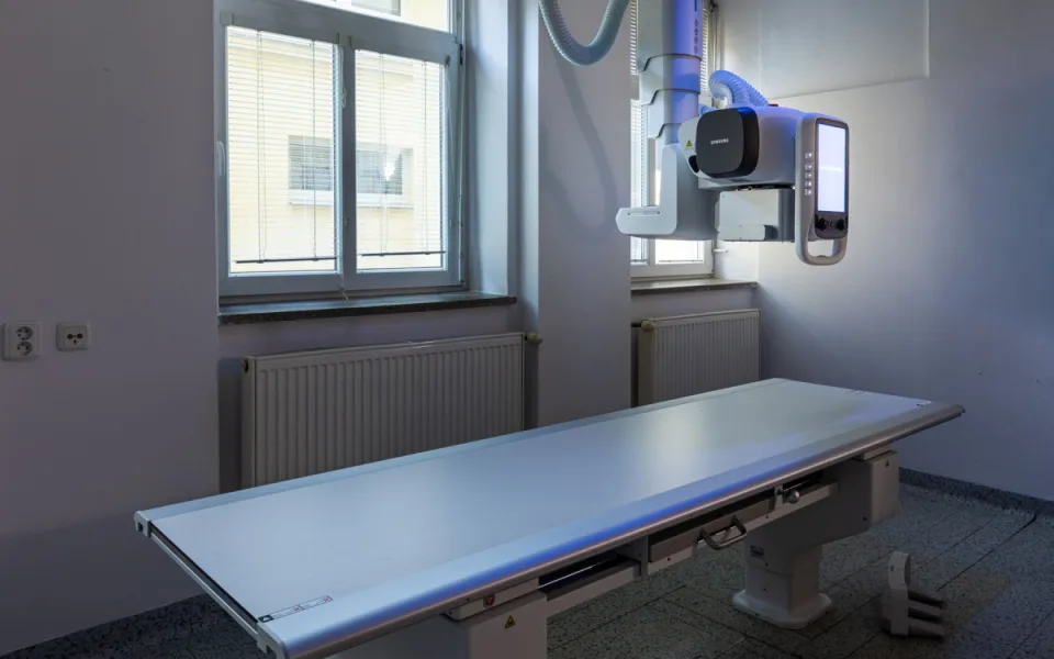 Nemocnice má nový rentgen. Zkrátí čas vyšetření a sníží radiační zátěž pro pacienty