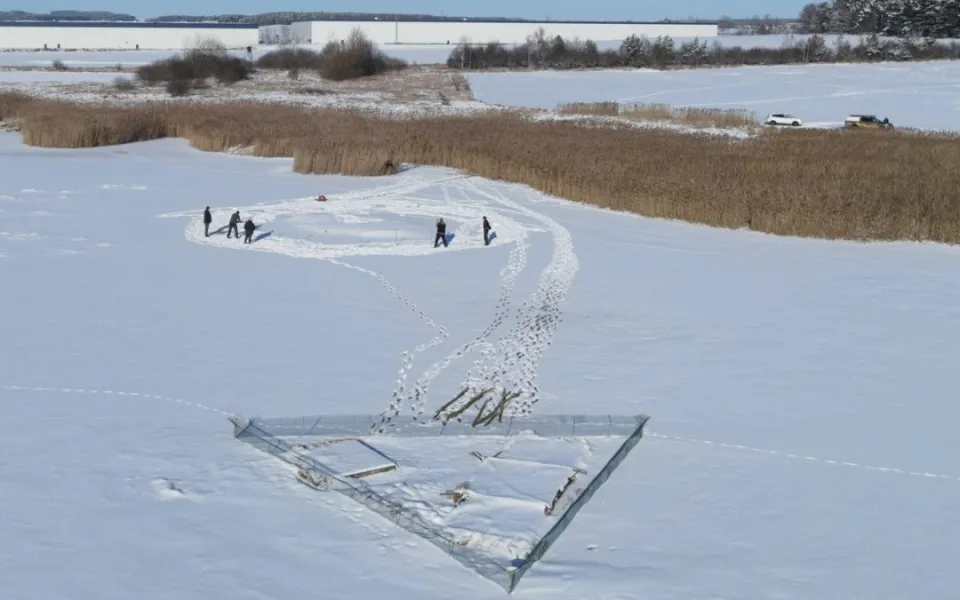 Nový a chráněný hnízdní ostrůvek vzniká nedaleko od již staršího oploceného ostrůvku