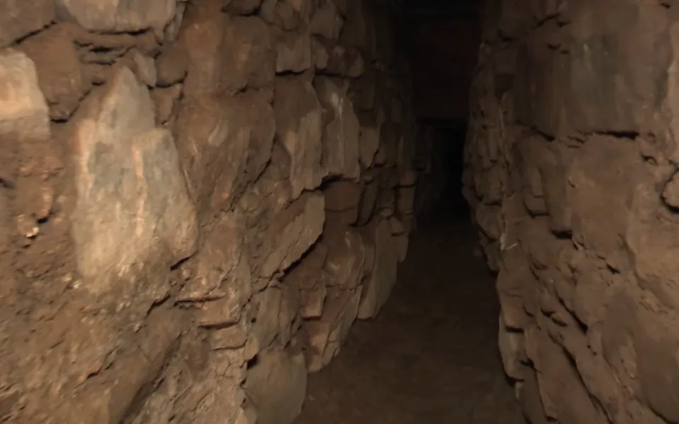 Archeologové odhalují tajemství tajné chodby pod klášterem, přístupní ji i veřejnosti