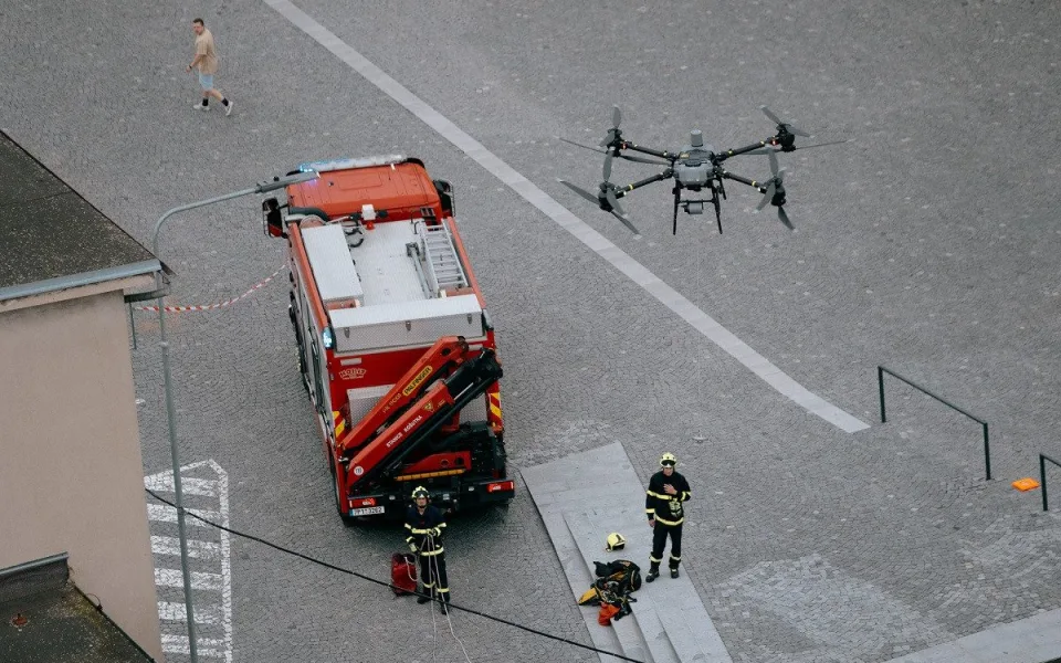 Dronaři mají za sebou rekordní rok. Létají k nehodám, požárům a zaujali i na EXPO