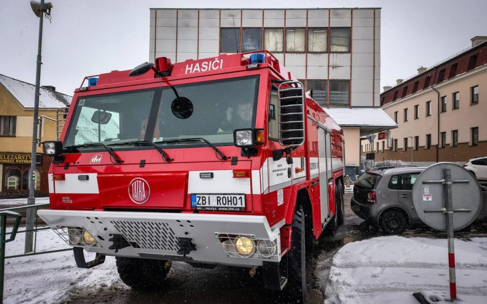 Nevěříme vlastním očím, říkají hasiči. Měli problém se dostat na vlastní základnu
