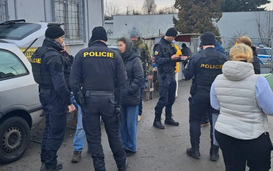Kontrola pracujících cizinců v jedné firmě v Plzeňském kraji