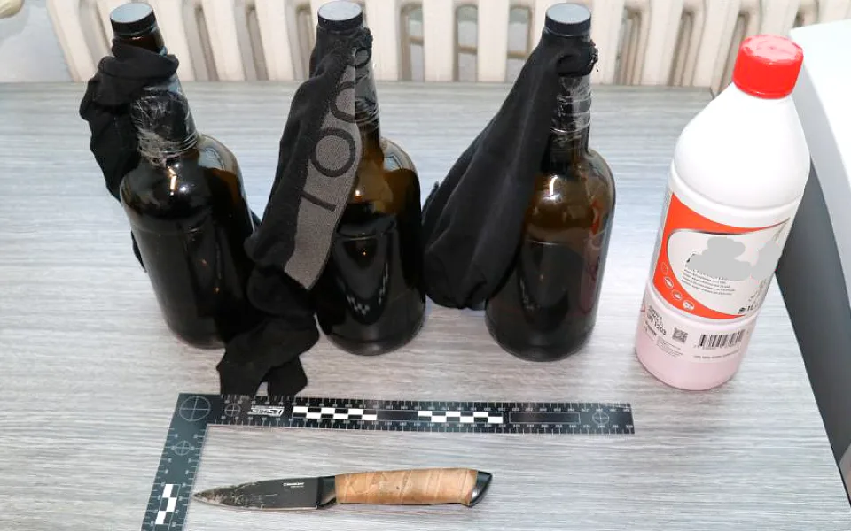 Tento arzenál našla policie u zadrženého muže