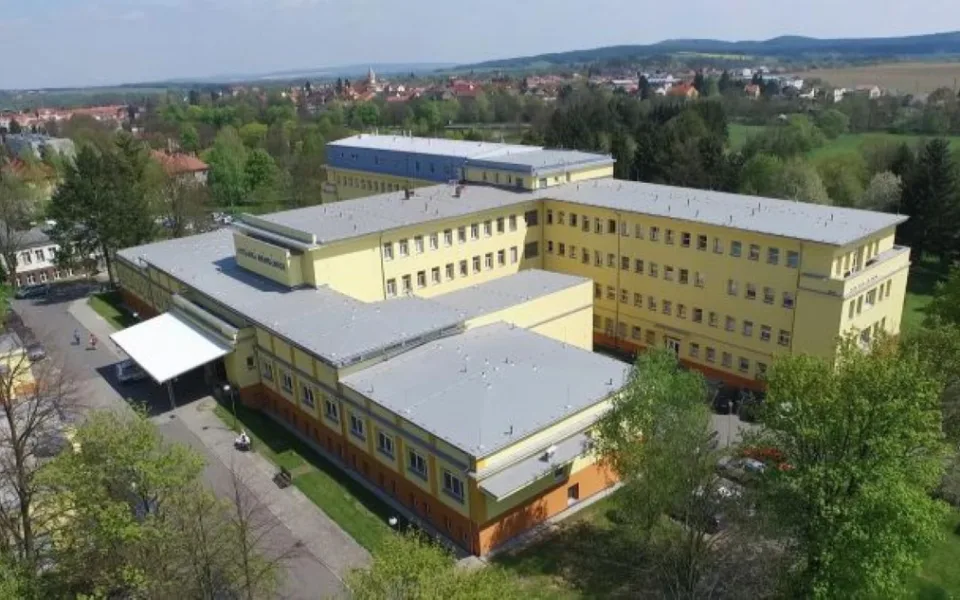 Stodská nemocnice chystá ve svém areálu radikální modernizaci a rozšíření kapacity parkovacích ploch