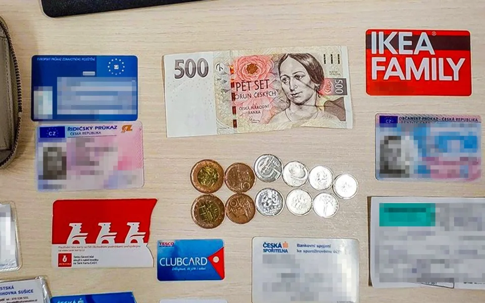 Poštovní schránka na budově služebny městské policie ukrývala nečekané překvapení