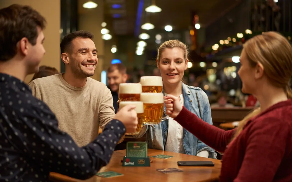 Než se pivo dostane k zákazníkovi, trvá jeho kompletní výroba 280 dní