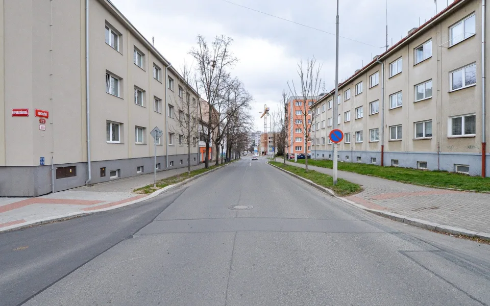 Kompletní oprava čeká Revoluční ulici v plzeňských Lobzích. Budou další uzavírky
