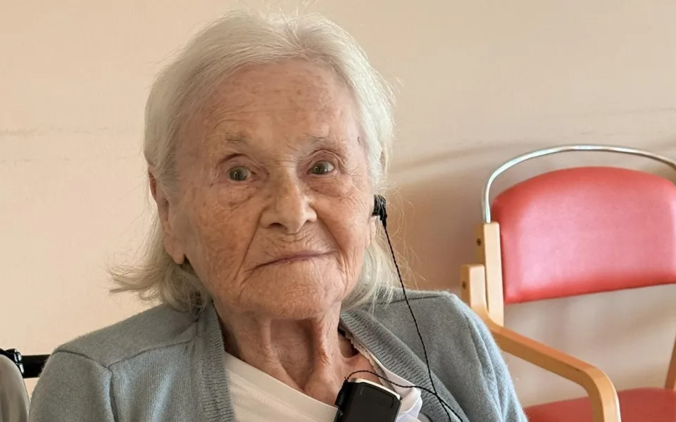 Před nacisty se skrývala v lesním bunkru. Domov našla v Plzni, kde oslavila stovku