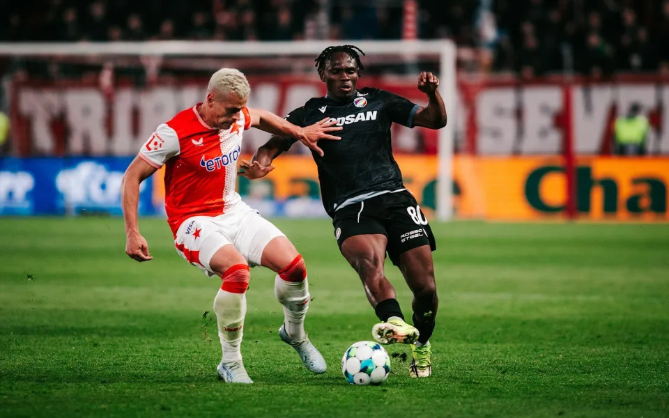Fotbalisté Slavie remizovali s Plzní bez branek a ligu vedou o osm bodů