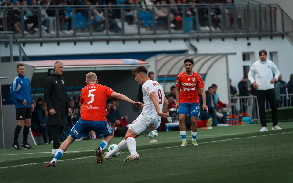 Viktoria podlehla Pardubicím 0:1. Po ruce Doskiho dohrávala v deseti