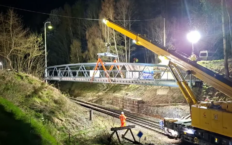 Unikátní akvadukt se vrátil nad železnici, jde o jedinečnou turistickou atrakci