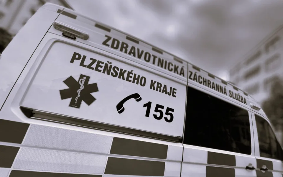 size4-1633985134118-231-kamera-zachytila-brutalni-srazeni-chodce-rychle-couvajicim-osobakem-sokujici-bylo-i-dalsi-jednani-ri