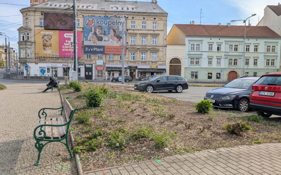 Ostudné sady Pětatřicátníků prochází proměnou za 25 milionů, přibydou stromy i záhony