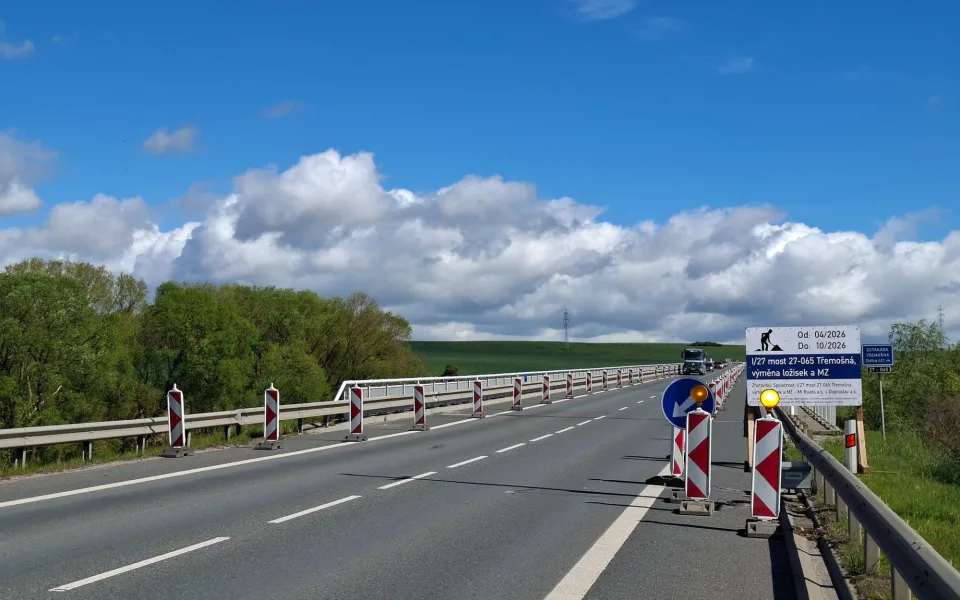 Oprava důležité mostní estakády u Třemošné na silnici I/27