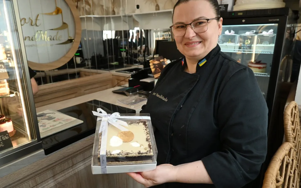 Příběhy vypráví prostřednictvím chutí, Alla zakombinovala do dortu i plzeňské pivo, foto: Zuzana Duzbabová