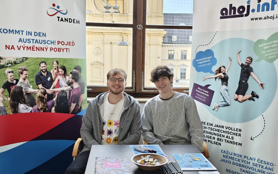 Milan (vlevo) se jako dobrovolník zapojil do programu Evropského sboru solidarity