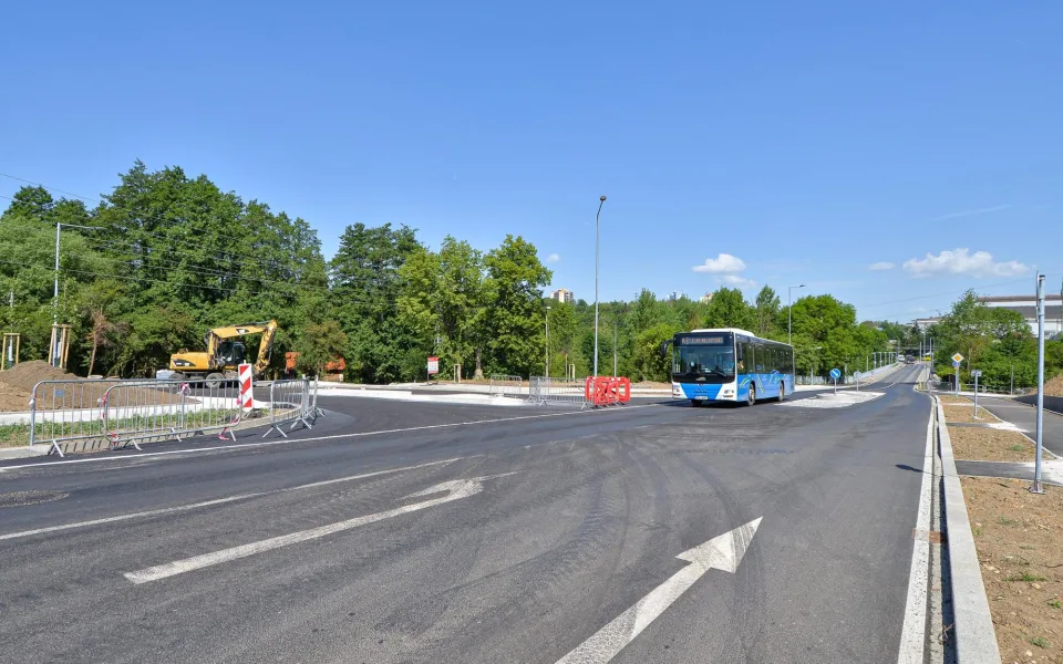 Řidiči si mohou oddechnout, nebezpečná a nepřehledná křižovatka je minulostí