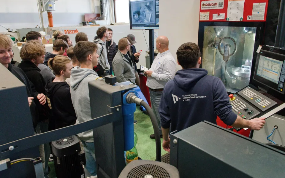 Počet studentů vysokých škol v Plzeňském kraji roste díky silným ročníkům rodičů