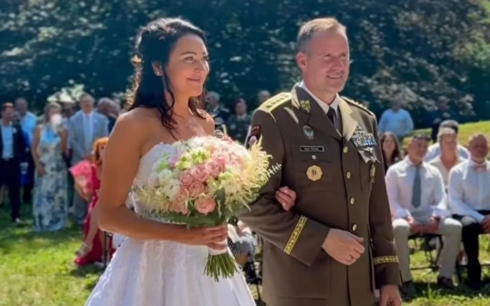 Poslankyně Michaela Opltová si vzala náčelníka generálního štábu Karla Řehku
