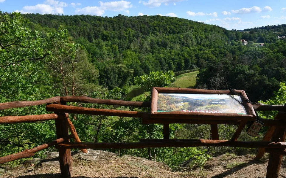 Romantická vyhlídka Kozí bouda nad Berounkou je celá v novém a vybízí k návštěvě