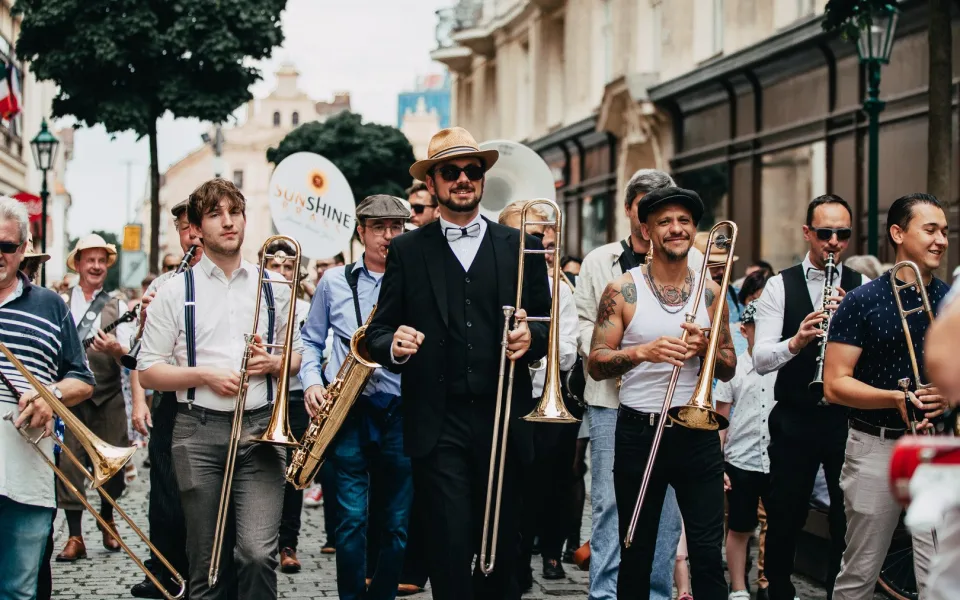 Západočeskou metropoli rozezní dixielandový festival, ulice přemění taneční parket