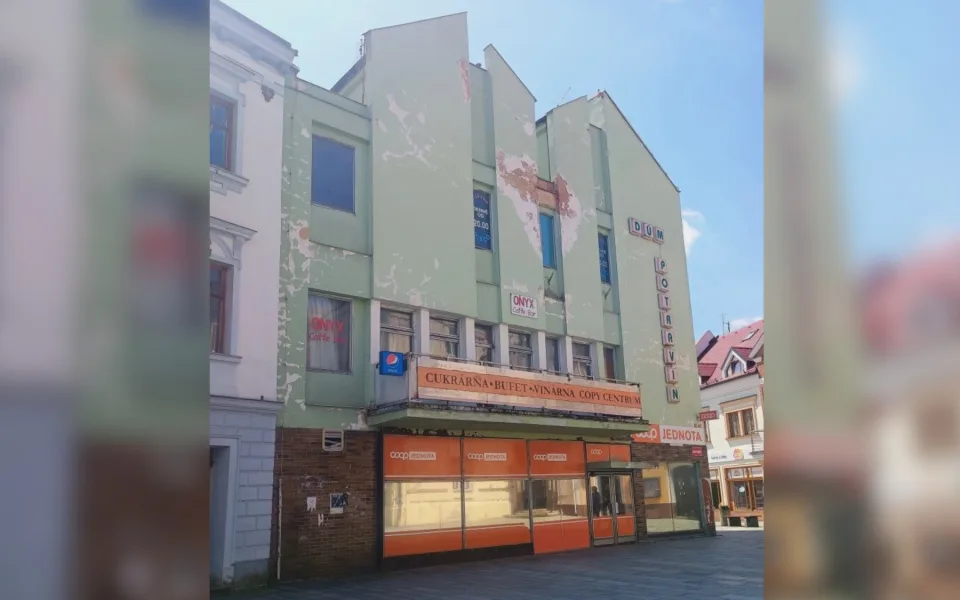Nejošklivější budova na náměstí zmizí, město ji chce nahradit polyfunkčním domem