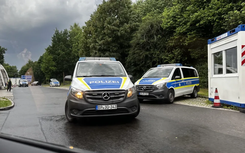 Čech hajloval před německými policisty při průjezdu hraničním přechodem